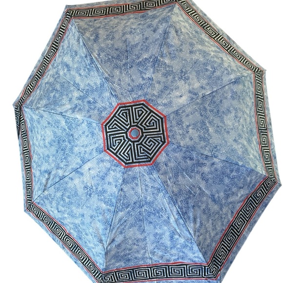 Pierre Cardin Vintage Retro Blue Small compact, fold in Umbrella. - Picture 2 of 5